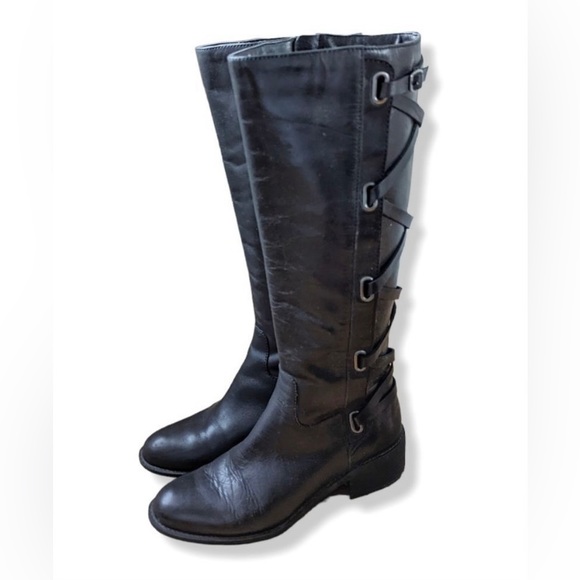 BCBG BLACK LEATHER RIDING BOOTS. - Picture 2 of 15